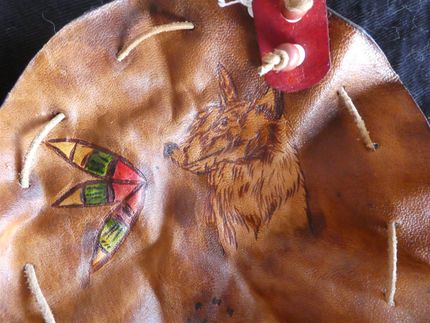 bourse en cuir de mouton , loup ( à vendre)